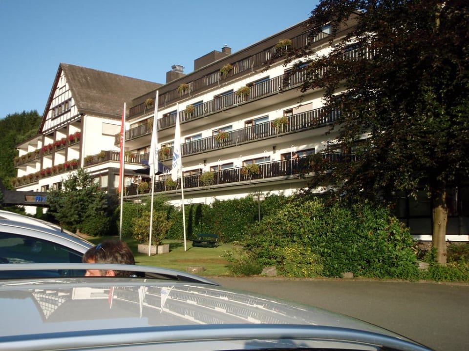 Ansicht vom Hotel bei Anreise Sauerland Alpin Hotel