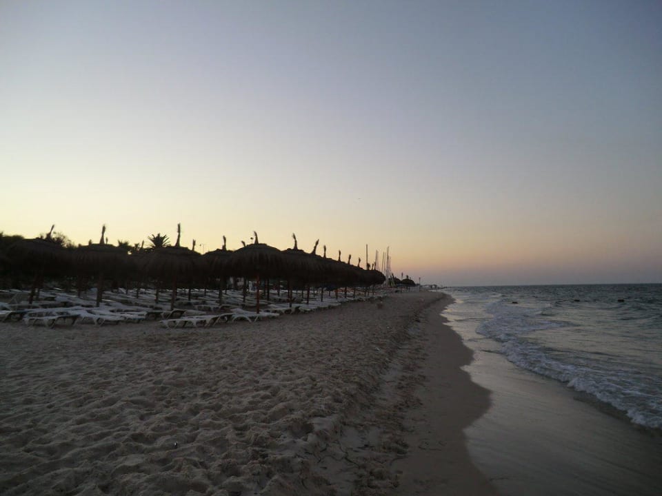 Strand bei Sonnenuntergang El Mouradi Club Kantaoui