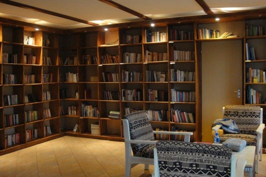 Bibliothek Eagle Rock Guest-Farm & Business Lodge