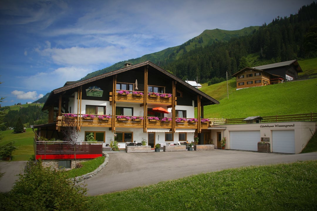 Außenansicht Gästehaus Wiesengrund - daHEIM auf der Riezler Höh'!