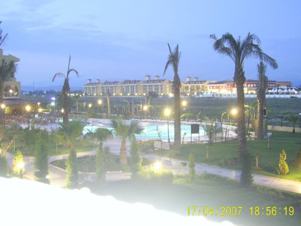 Außenansicht (Nachtaufnahme) Belek Beach Resort Hotel