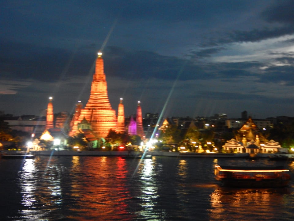 View by night Hotel Sala Arun