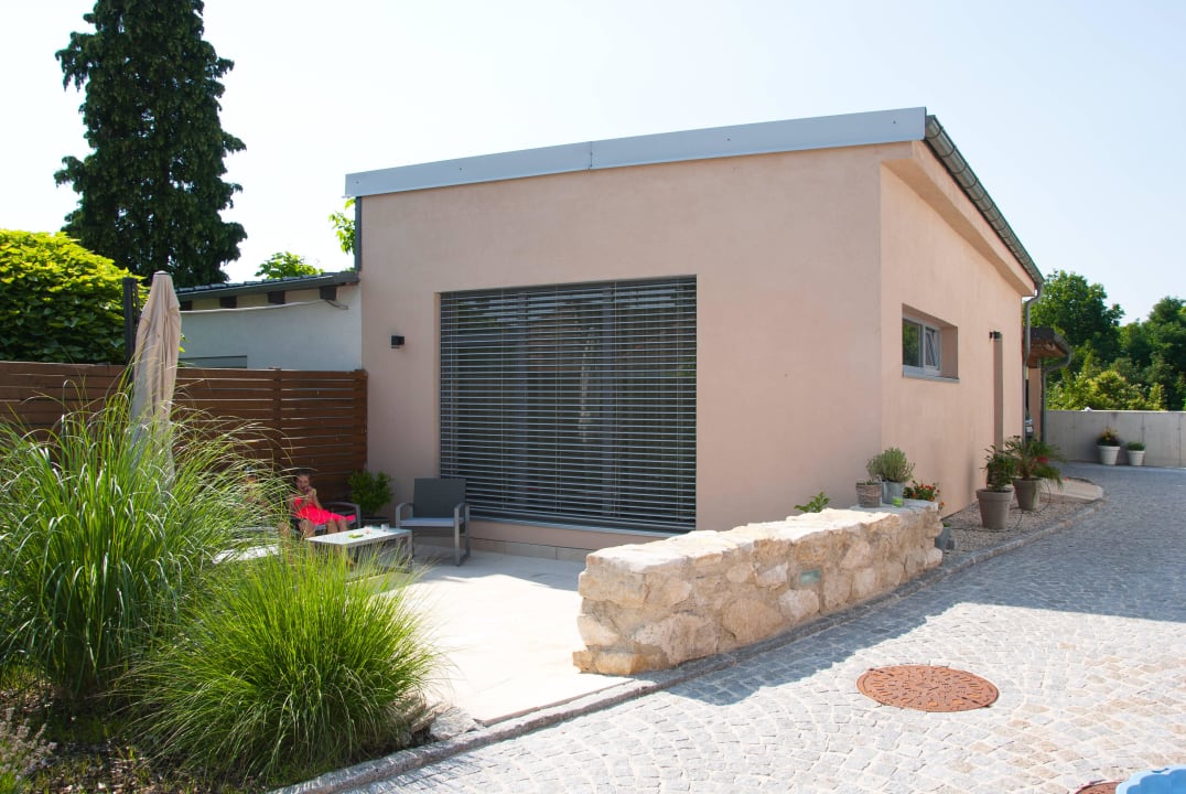 Außenansicht mit vorgelagerter Terrasse Neue Saliterei Ferienhaus