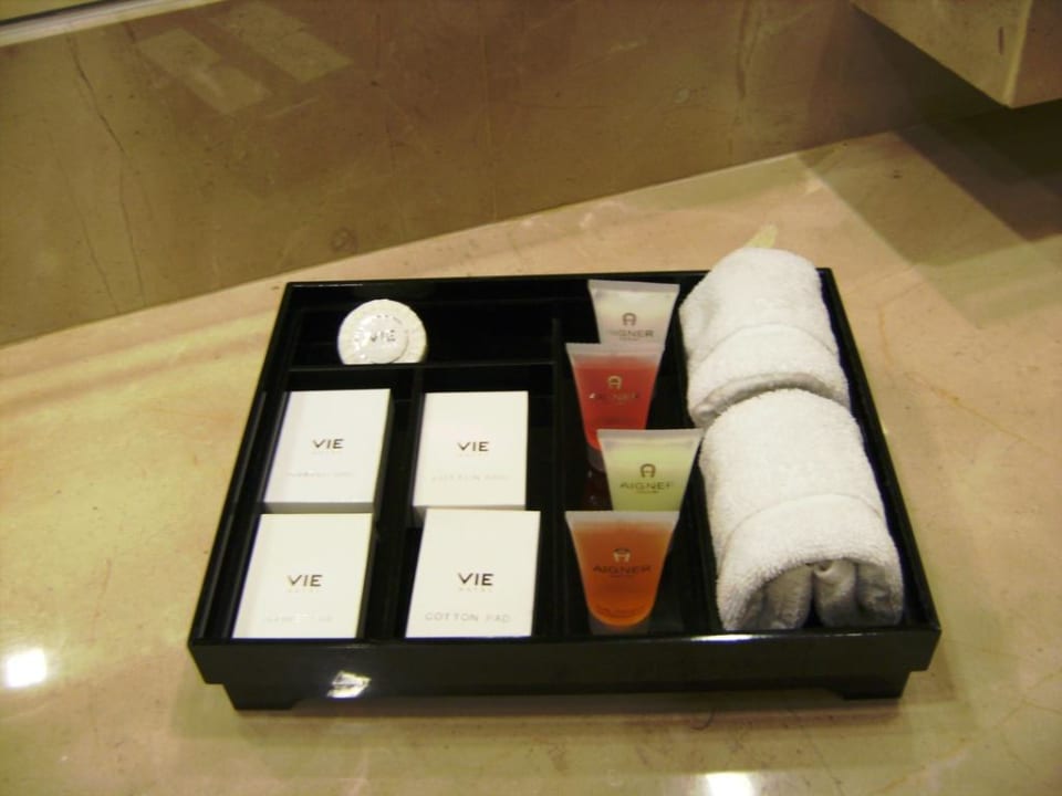 Die Kosmetikartikel im Bad VIE Hotel Bangkok, MGallery