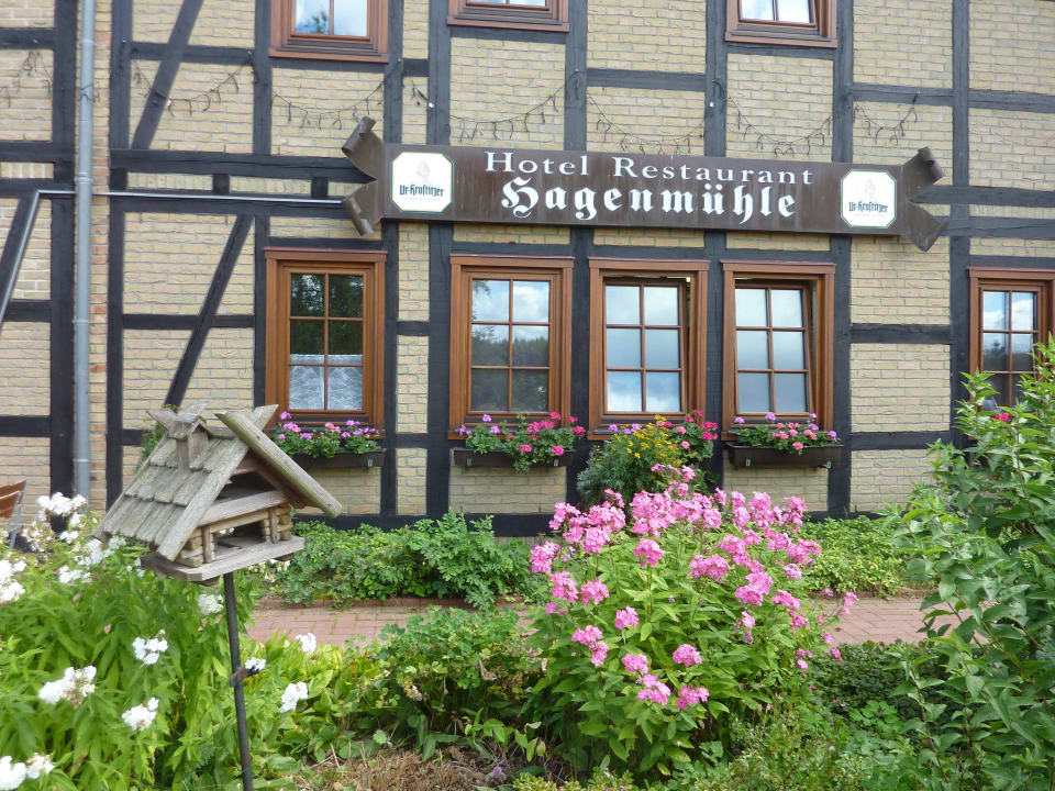 Vorderansicht/ Eingangsbereich Hotel Hagenmühle