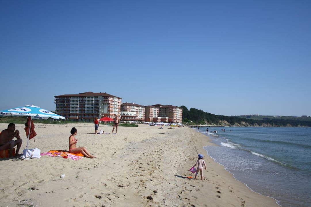 Seitliche Hotelansicht Sol Luna Bay