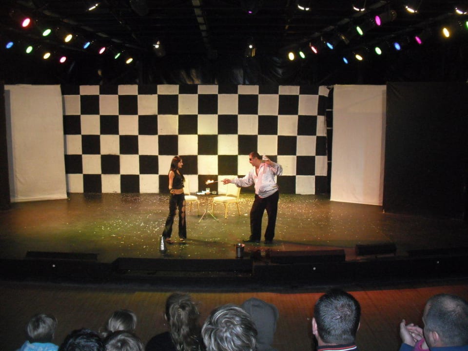 Animation vielen dank an Saturn Palace Resort Hotel