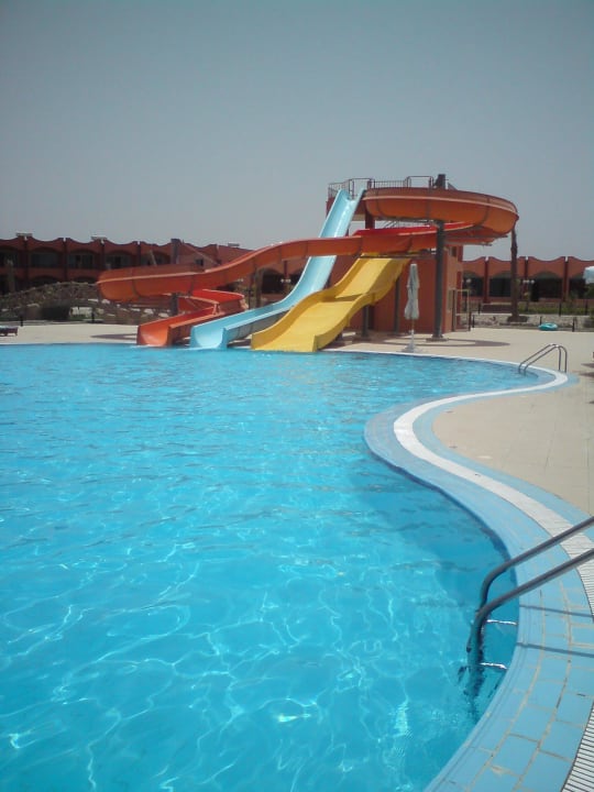 Zjeżdżalnie Three Corners Happy Life Beach Resort