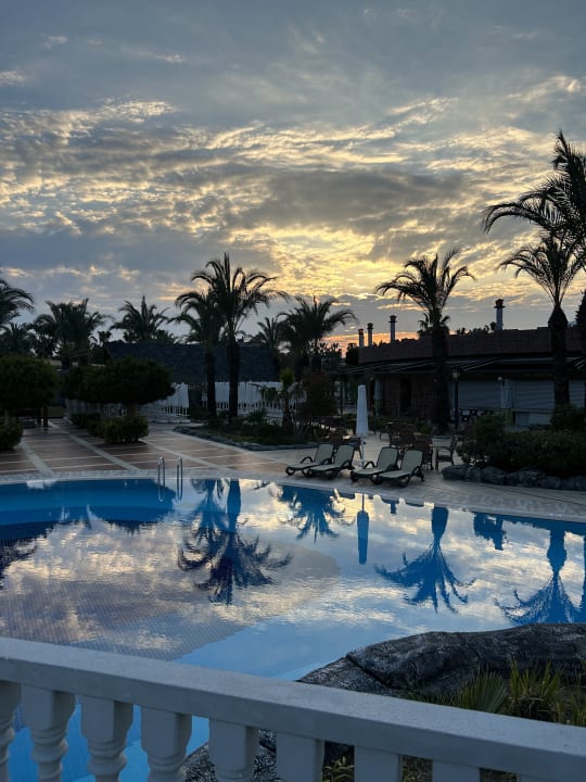 Pool Royal Wings Hotel