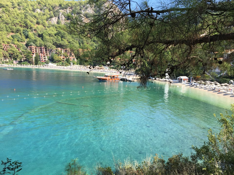 Strand Hillside Beach Club