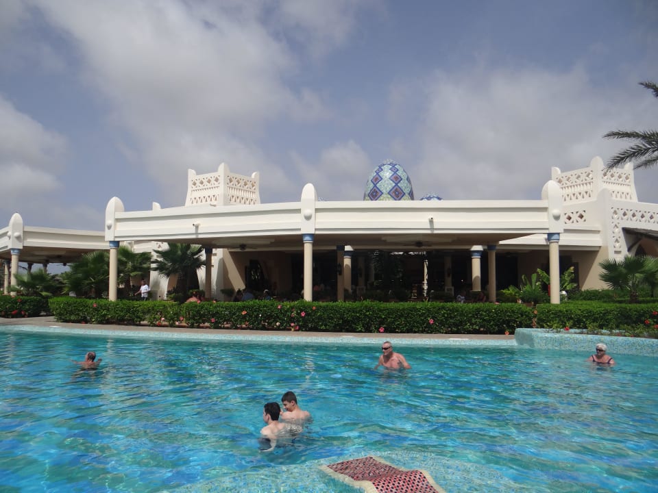 Pool Hotel Riu Karamboa