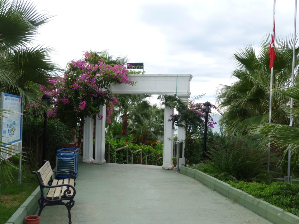 Weg zum Strand Trendy Aspendos Beach Hotel