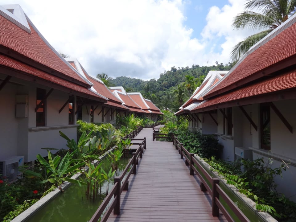 Weg zu den Bungalows Khaolak Laguna Resort