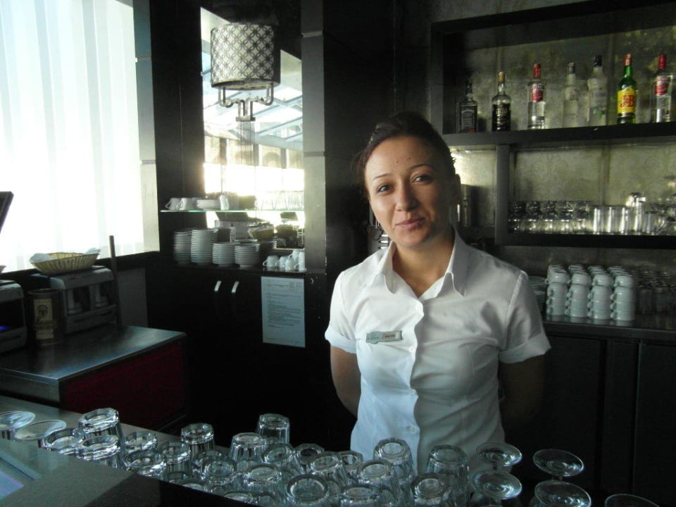 ASIYE. Sehr Sehr Freundlich und Hilfsbereit Karmir Resort & Spa