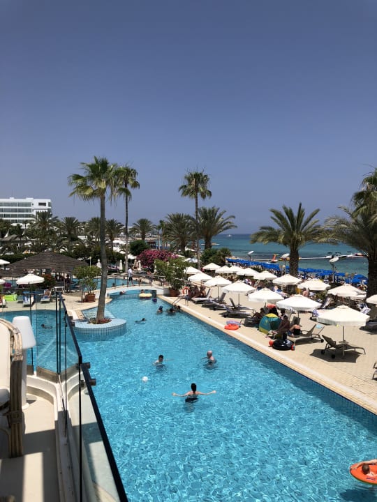 Pool Hotel Sunrise Beach