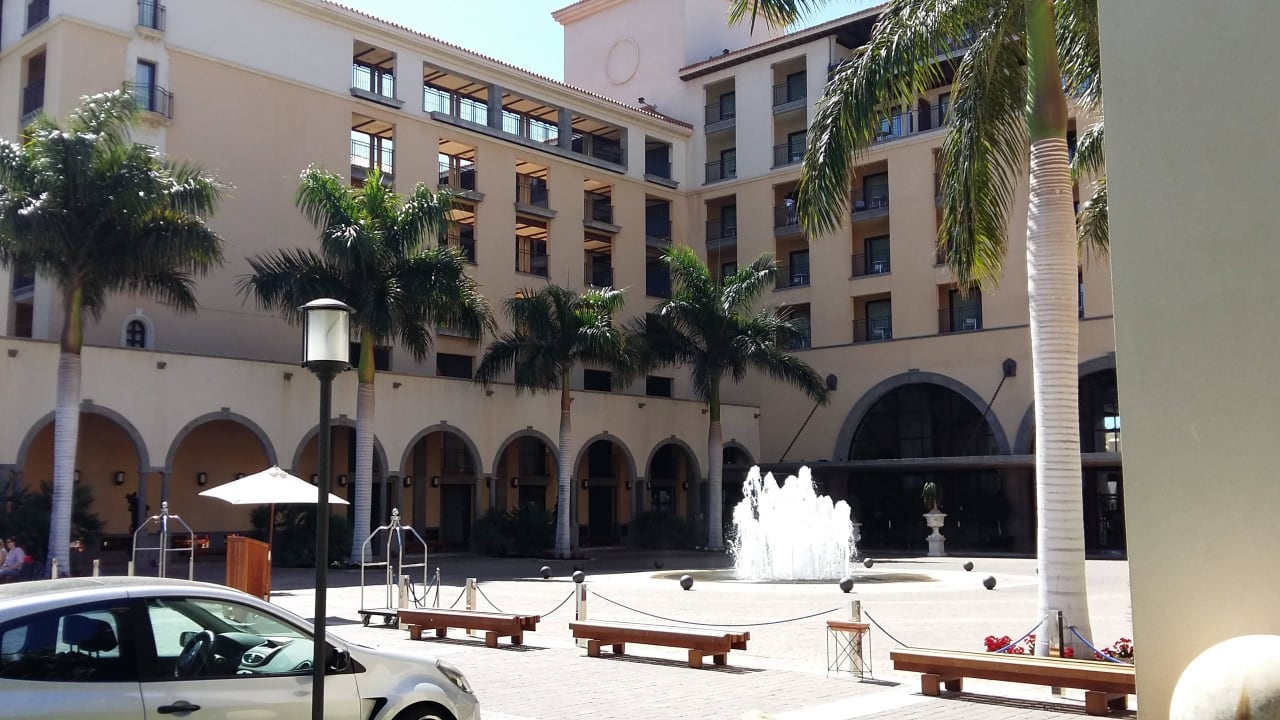 Der Hoteleingang Lopesan Costa Meloneras, Resort & Spa