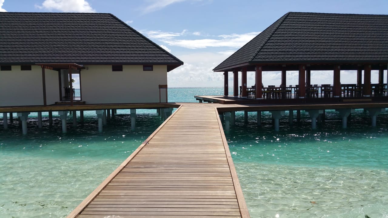 Zugang Overwaterrestaurant und Spa Summer Island Maldives