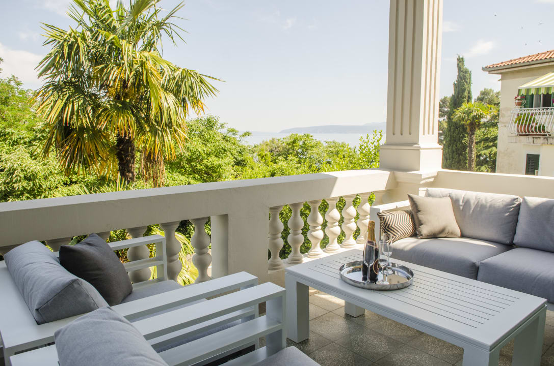 Sonstiges Deluxe Beachfront Apartment Klara