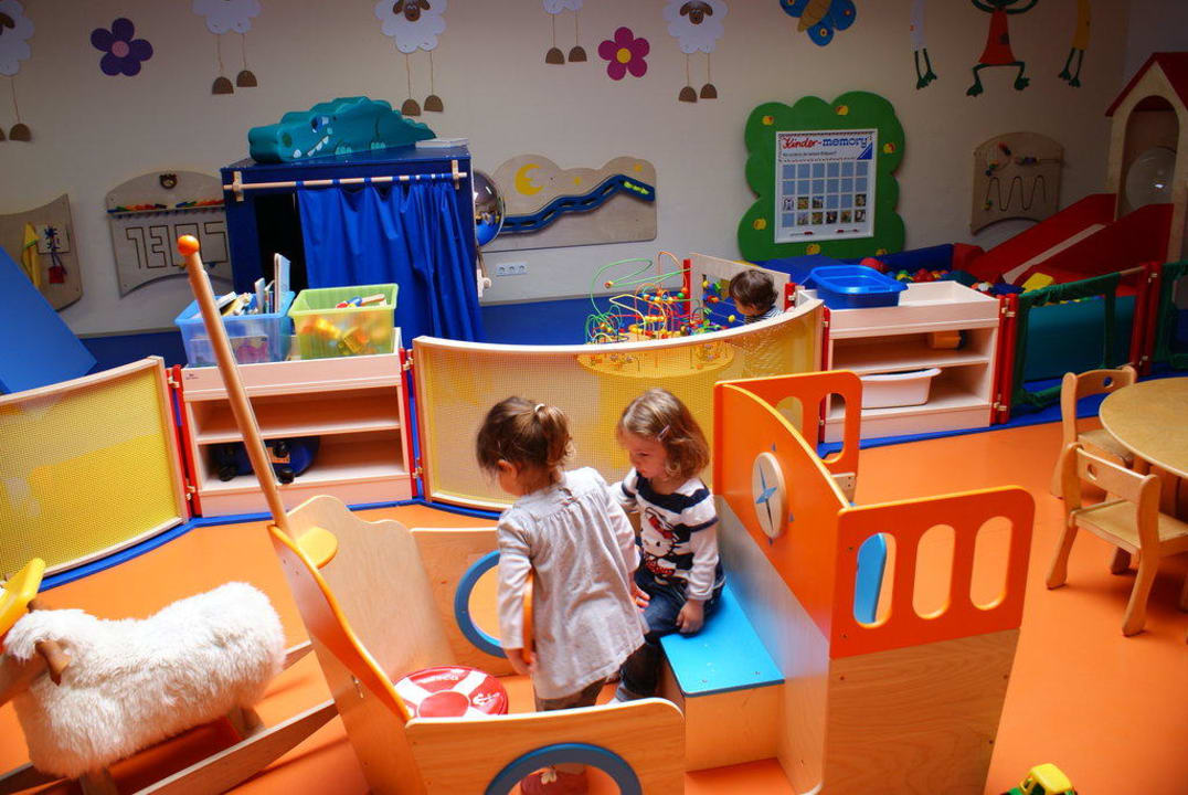 Kleinkinder-Indoor betreutes Paradies Alpenrose - Familux Resort