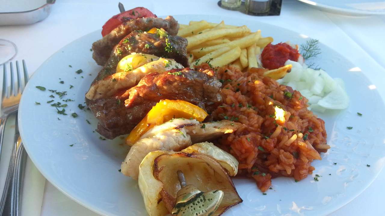 Eines von 3Hauptgerichten bei Halbpension Pension Gasthaus Villa Anka