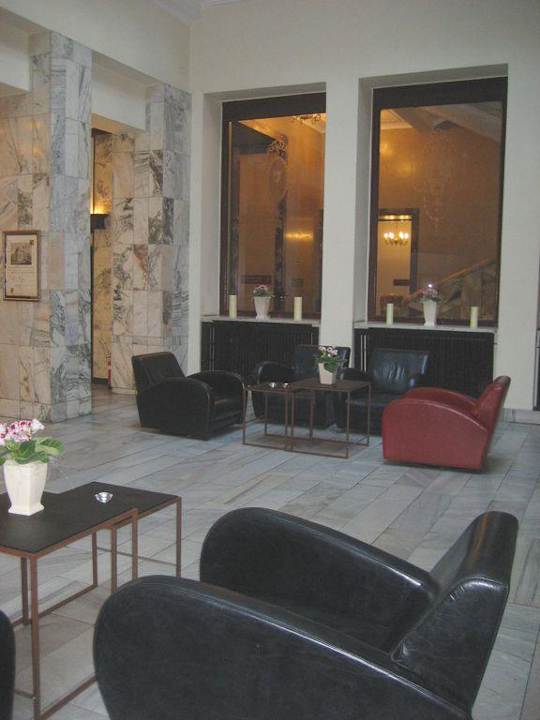 Eleganter Eingangsbereich Hotel Grand