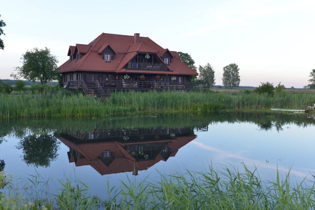 Dwór Stanica Rzeczna Łabędzie Dwór Stanica Rzeczna Łabędzie