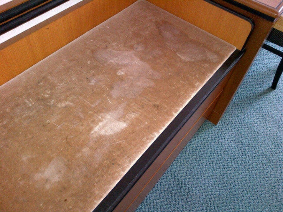 Gepäckablage hat schon bessere Zeiten gesehen Star Gate Hotel Kansai Airport