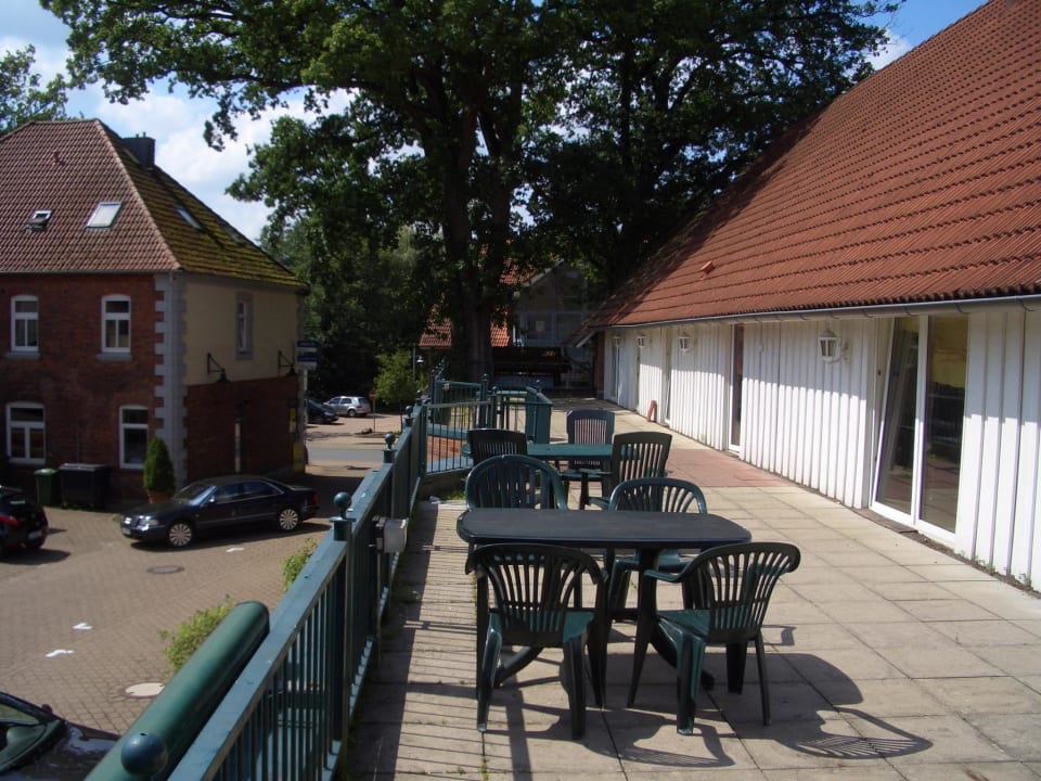 Dachterrasse Zugang von einigen Zimmern Hotel Heidehof Bispingen