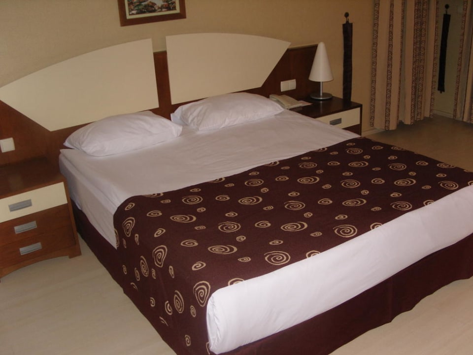 Wnętrze pokoju rodzinnego Belek Beach Resort Hotel