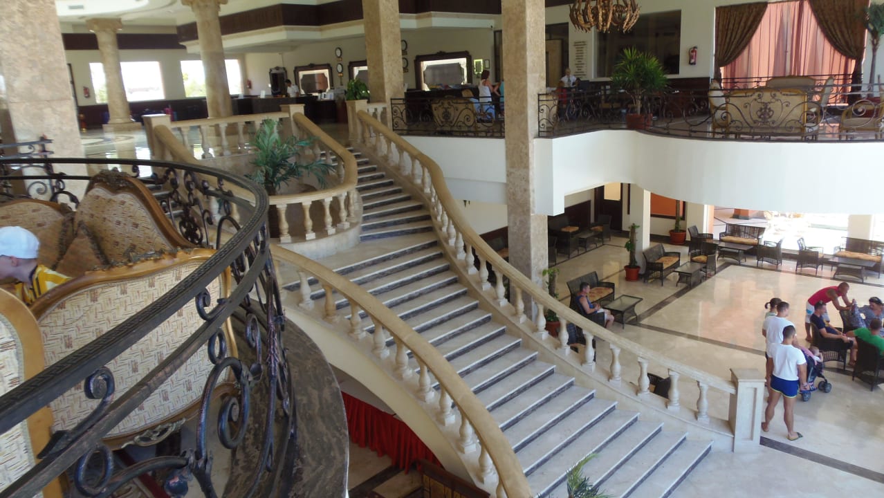Schody Titanic Beach Spa & Aqua Park