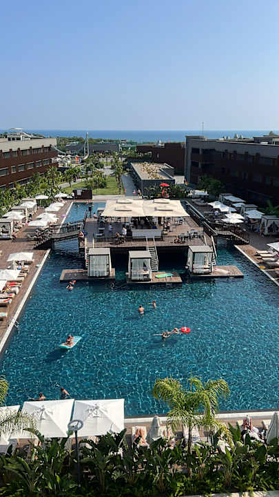 Pool Jacaranda Luxury Resort