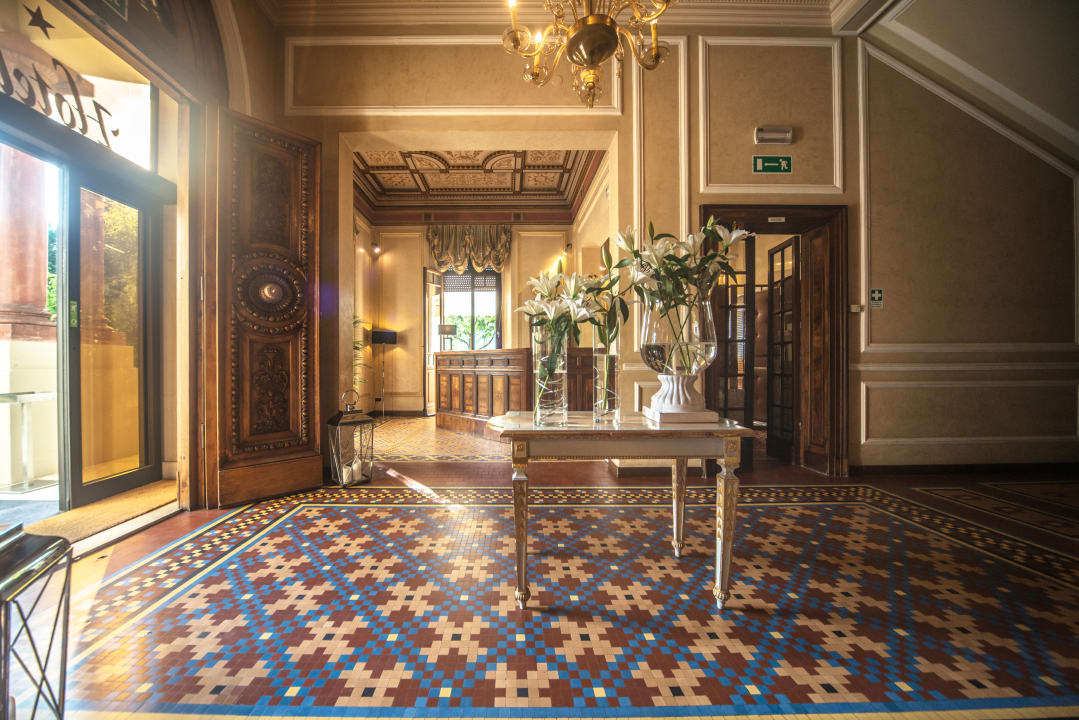 Lobby Hotel De La Ville