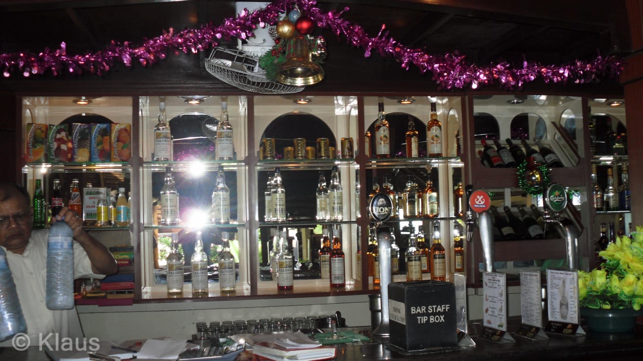 Barbereich Summer Island Maldives