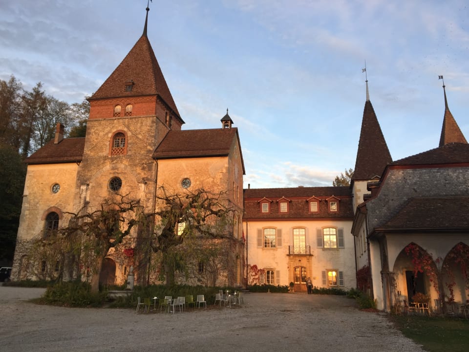 Außenansicht Hotel Schloss Münchenwiler