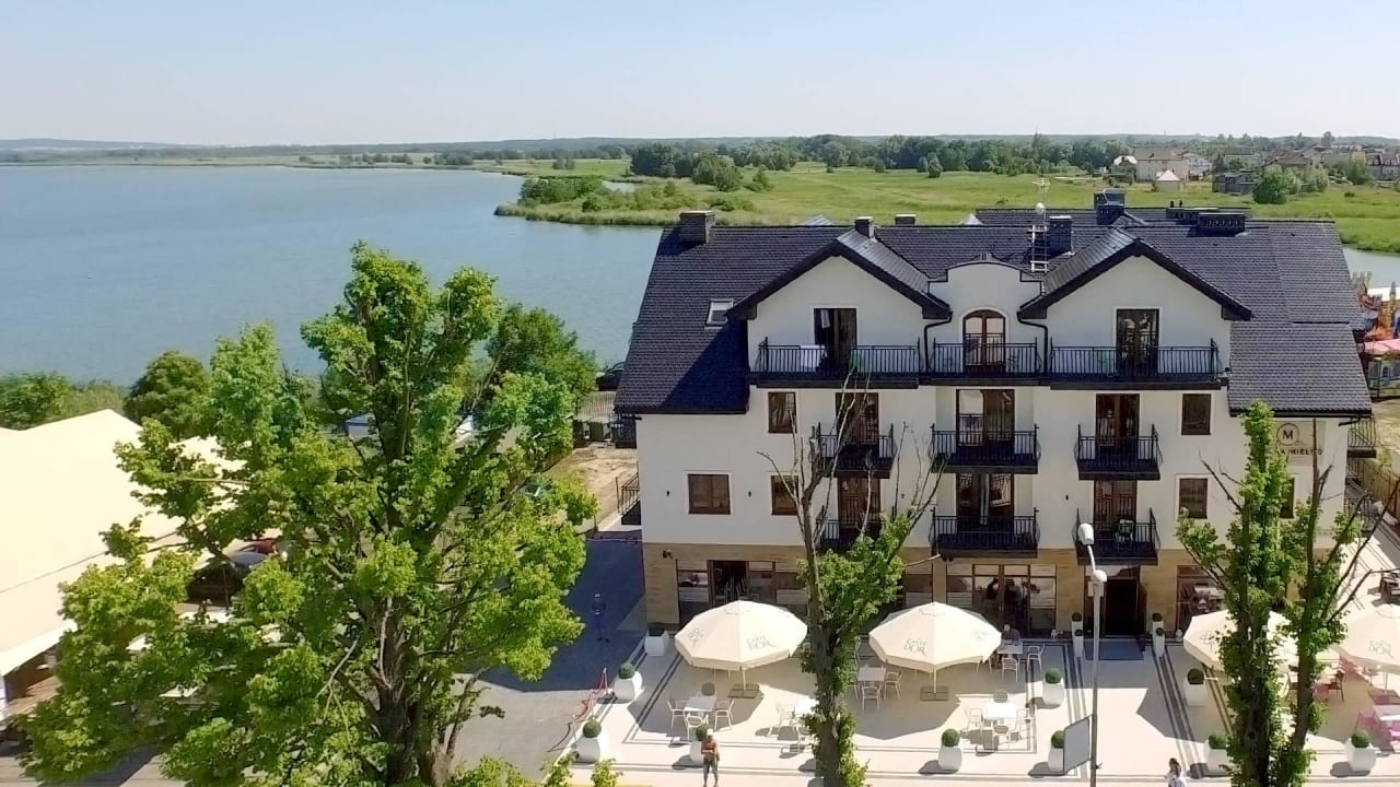 Marina Mielno Z widokiem na jezioro Marina Mielno. Z widokiem na jezioro