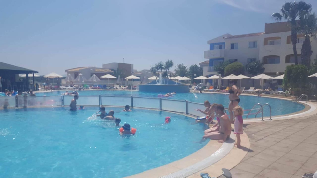 Jeden z basenów  blau punta reina