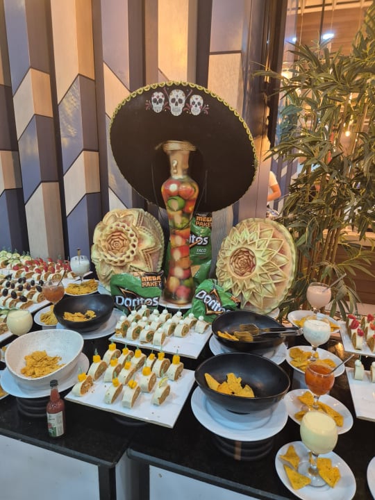 Gastro Saturn Palace Resort Hotel