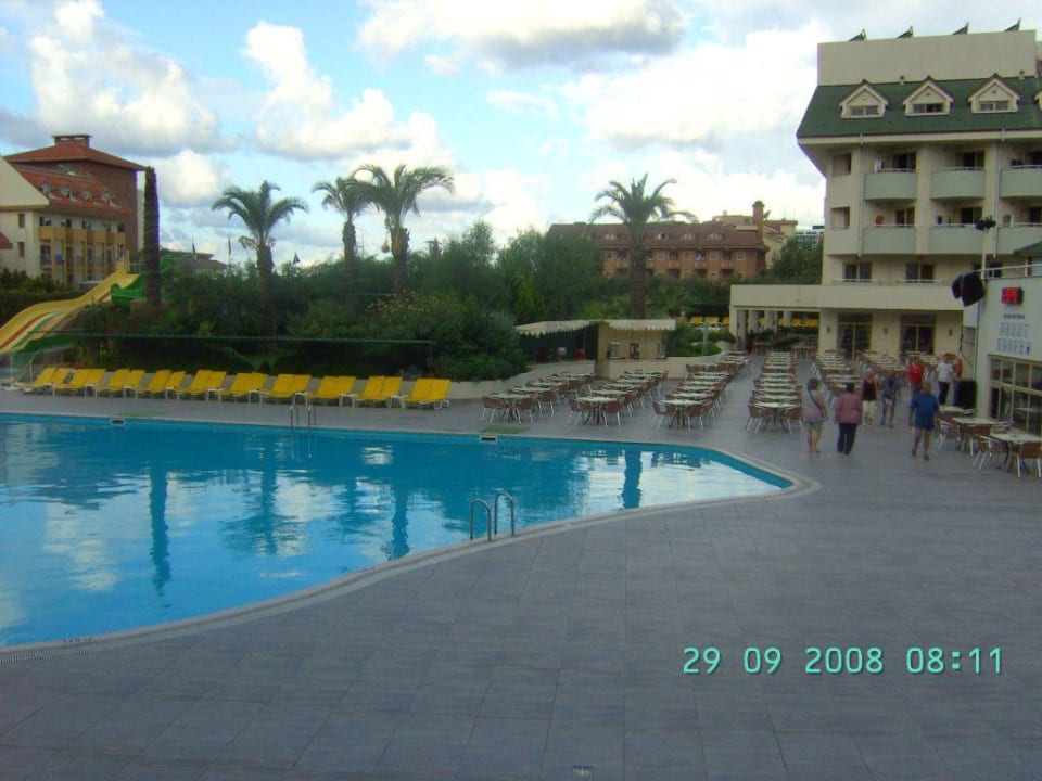 Pool Side Breeze Hotel