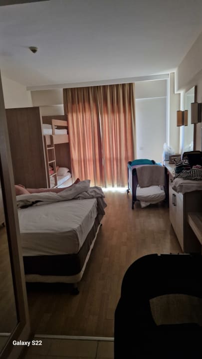 Zimmer Side Breeze Hotel
