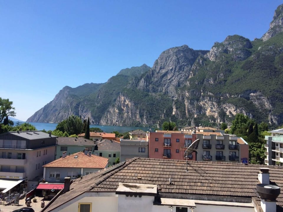 Blick vom Zimmer 401 Garda Suite Hotel - Tonelli Hotels