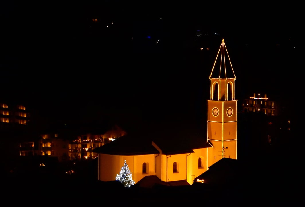 Ausblick auf den Ort und Kirche Hotel Club Costaverde