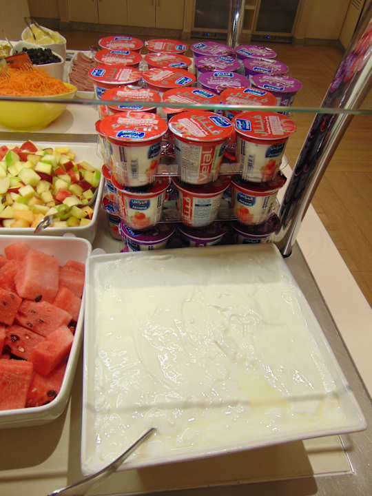 Gastro Hampton By Hilton Dubai Airport