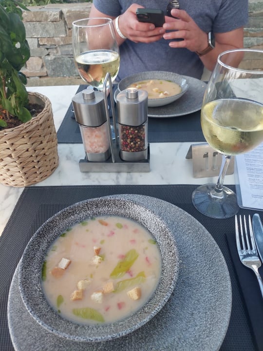 Gastro Crystal Springs Beach Hotel