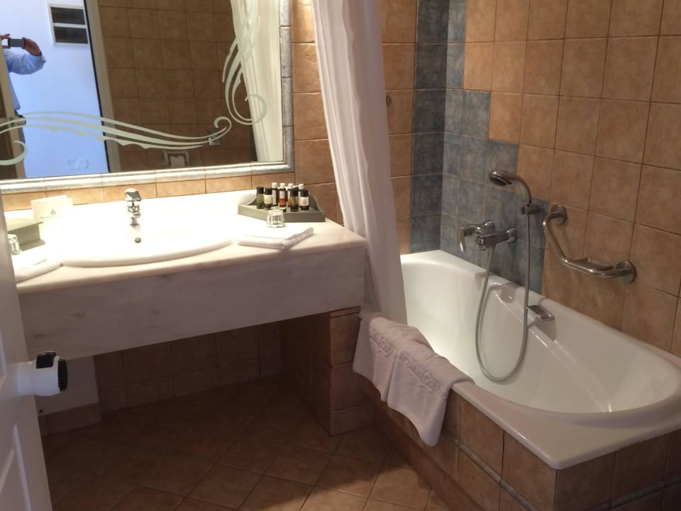 Bad Myconian Imperial Resort & Thalasso Spa Centre