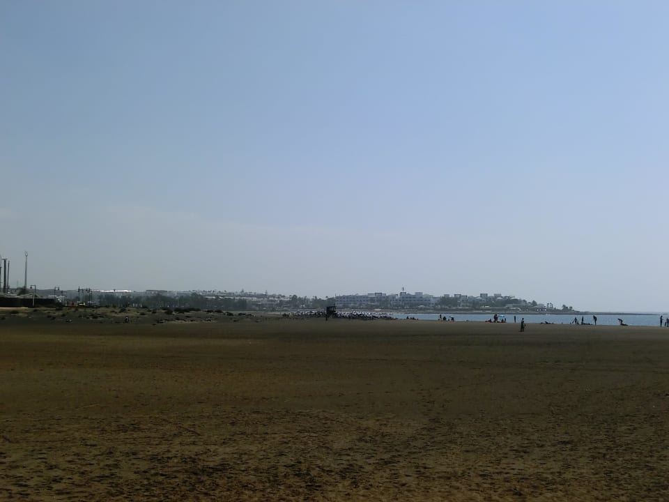Strand vor dem Hotel Hotel Las Costas