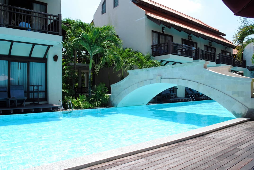 Blick von den Liegen Richtung Zimmer Khaolak Oriental Resort - Adults only