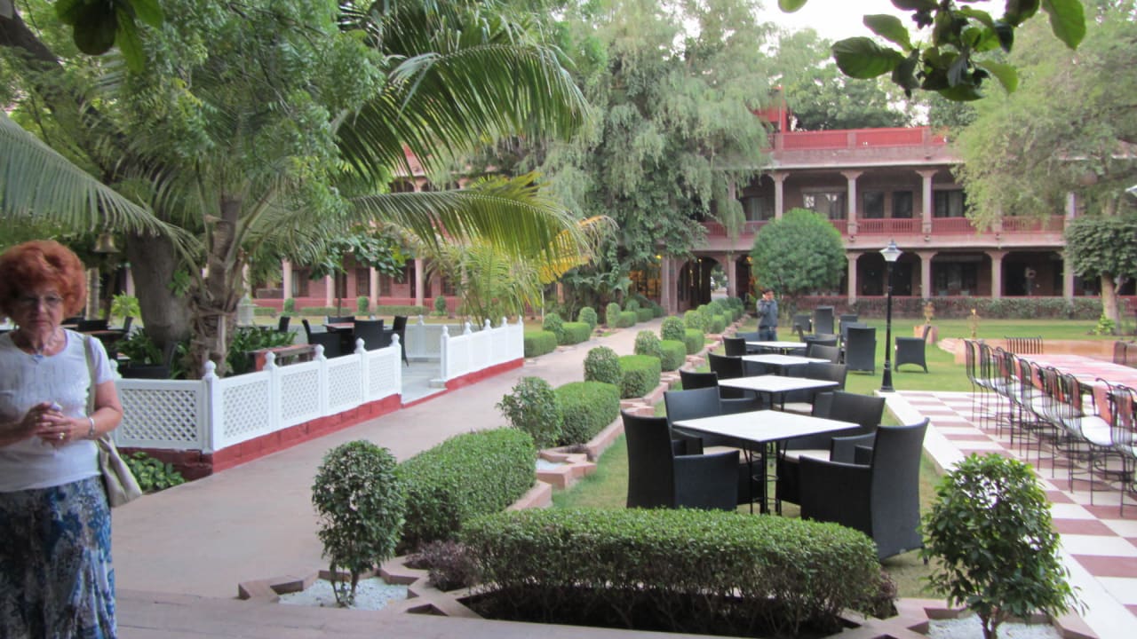 Sitzgelegenheit im Garten Hotel Ranbanka Palace