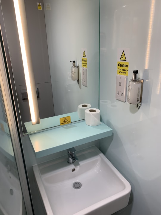 Zimmer easyHotel Manchester