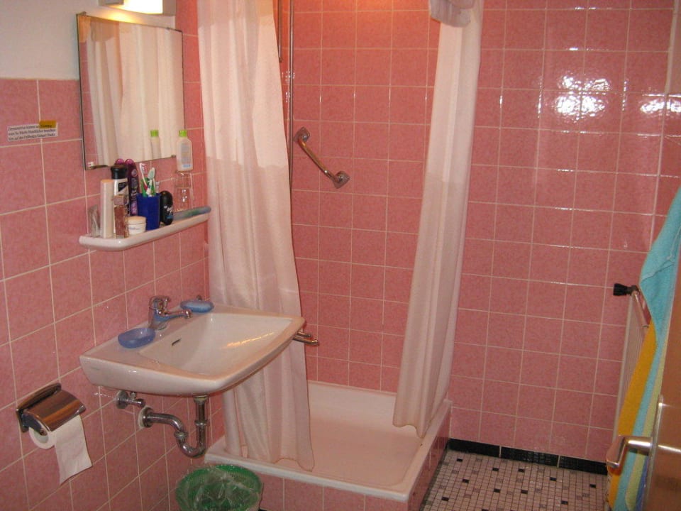 Blick ins Bad  Hotel Salzsäumerhof