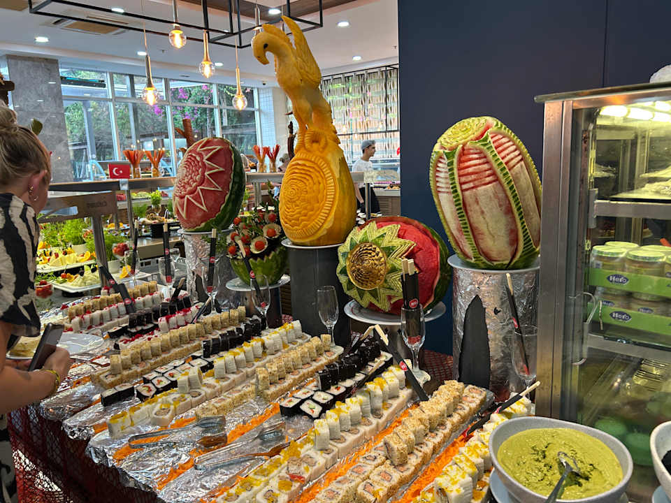 Gastro Saturn Palace Resort Hotel